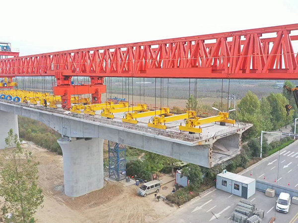 56米2600吨节段拼架桥机