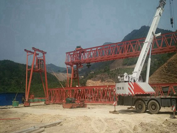 广东龙门吊出租厂家 路桥门式起重机的特点