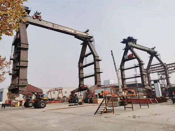 河北邯郸龙门吊厂家 狭窄场地龙门吊折叠改造的结构优化设计